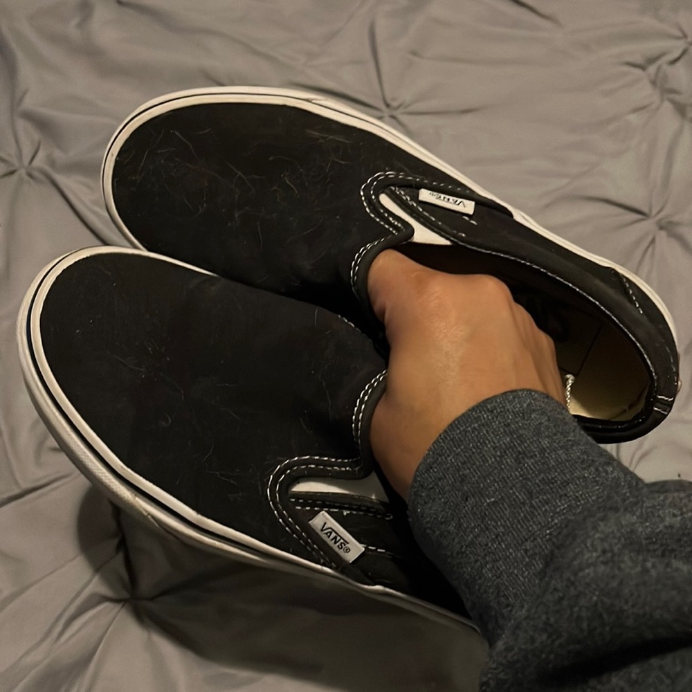 size 6.5 black slip on vans